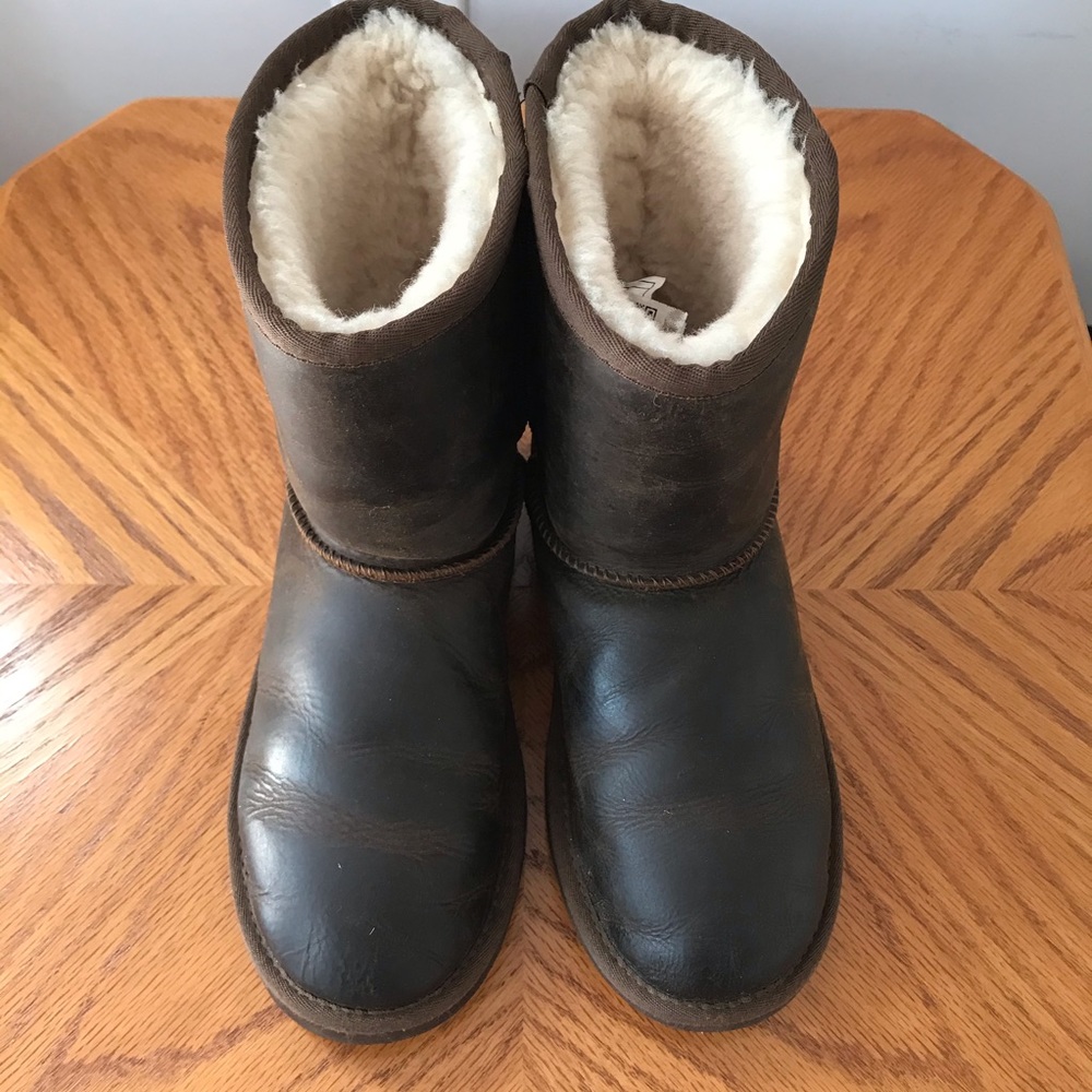 UGG Classic Short Wool Lined Leather Boot 1006032K
